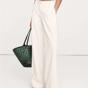 En saison
Elegant Cream Wide-Leg Pants
